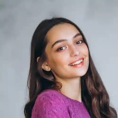Ayesha M.